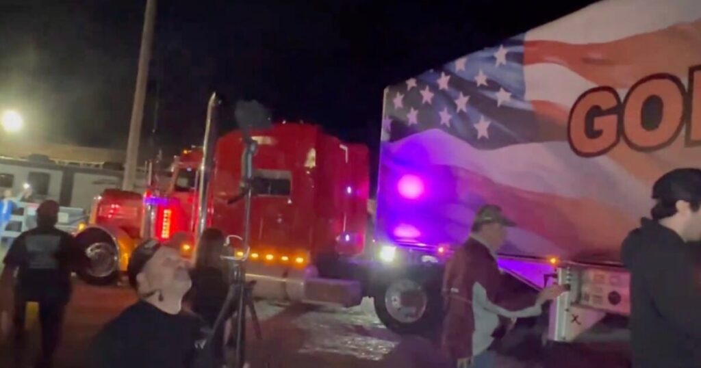“Take our Borders Again” Trucker Convoy Arrives in U.S.-Mexico Border Amid Requires Stronger Safety Measures (VIDEO) | The Gateway Pundit